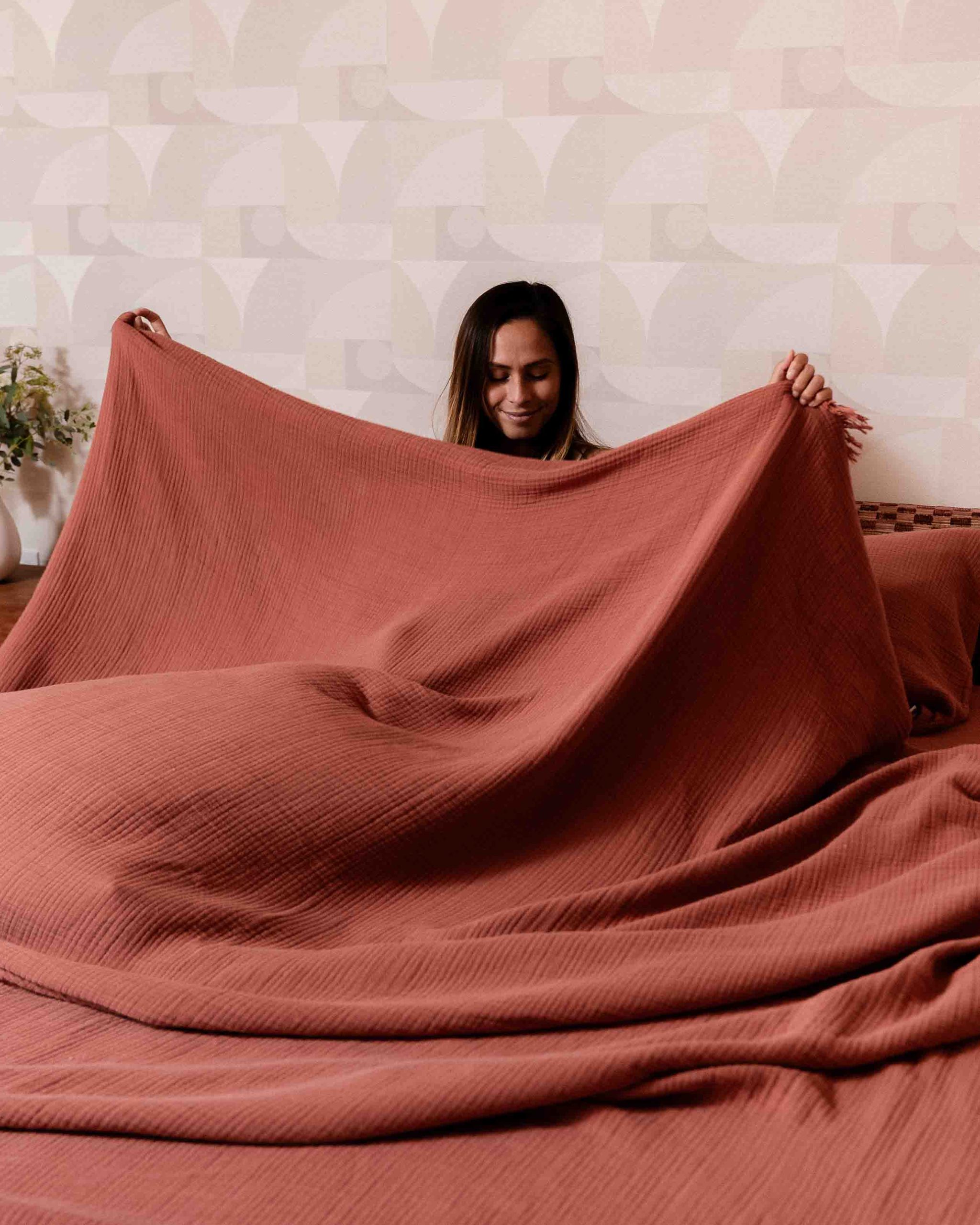 DSC00470-scaled-1.jpg Lara Terracotta – PARTY BLANKET™ – Queen - Image 1